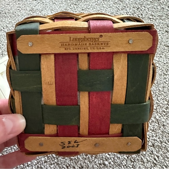 Longaberger 2003 Holiday Helper Basket - Picture 6 of 14